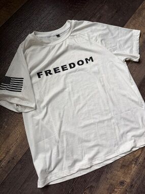 Freedom Graphic Short-Sleeve Tee - White